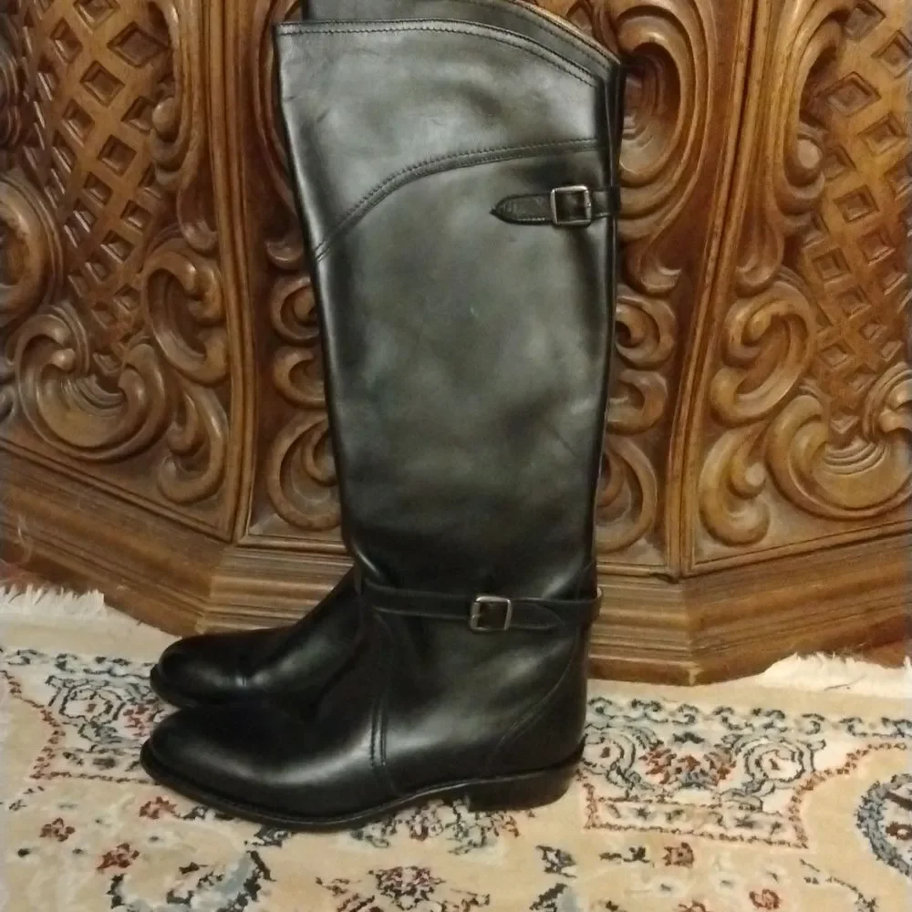 Frye   - Picture 7 of 15
